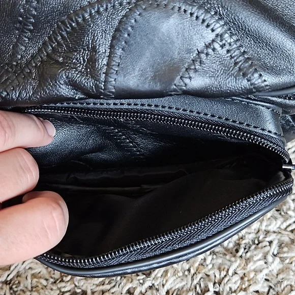 Vintage 90's Totes Black Leather Patchwork Fanny Pack - Picture 4 of 8